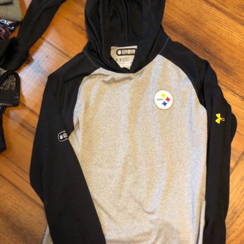 Girls hooded UA pullover